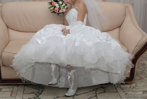 Продаю красивое свадебное платье - Изображение #2, Объявление #30120