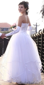 Продам  красивое свадебное платье 15000 тыс руб - Изображение #1, Объявление #422037